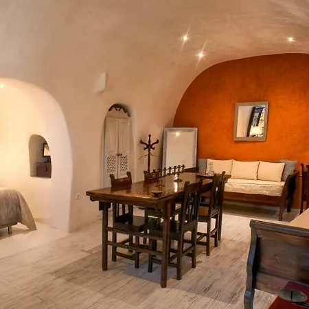 Heliophos Boutique Caves אויה