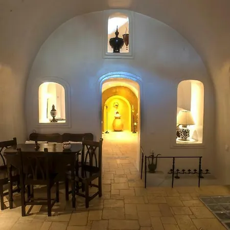 Heliophos Boutique Caves מלון דירות אויה